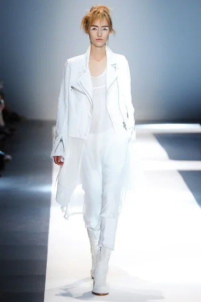 Look 15